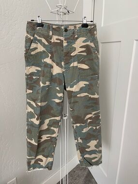 MOTHER the patch pocket camo So fun and comfy.